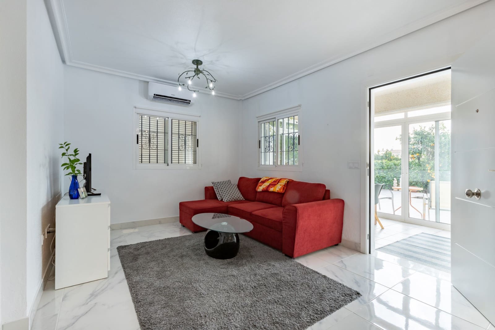 3 makuuhuone Bungalow myytävänä paikassa Orihuela Costa mukana uima-altaan - 260 000 € (Ref: 8722961)