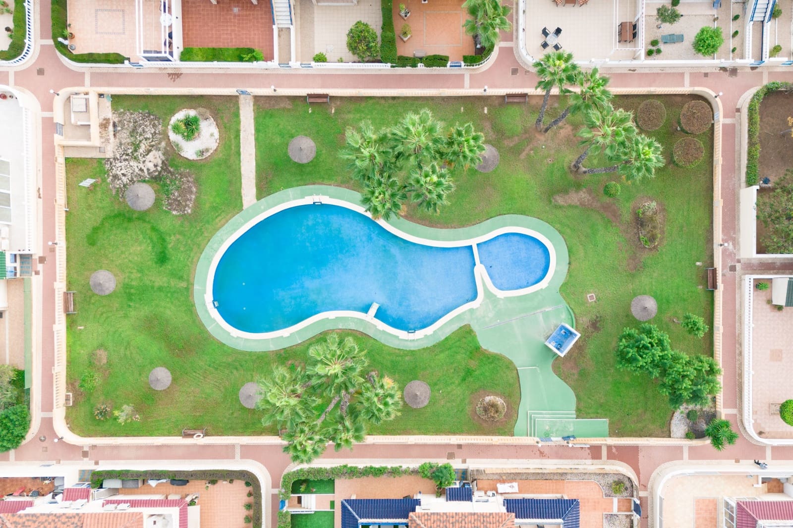 3 makuuhuone Bungalow myytävänä paikassa Orihuela Costa mukana uima-altaan - 260 000 € (Ref: 8722961)