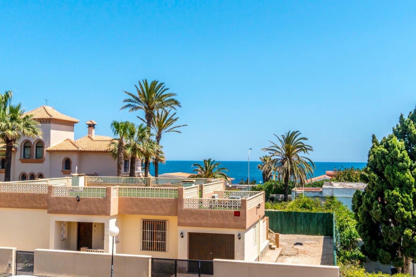 Chalet de 5 habitaciones en Torrevieja en venta con piscina garaje - 1.200.000 € (Ref: 8722967)