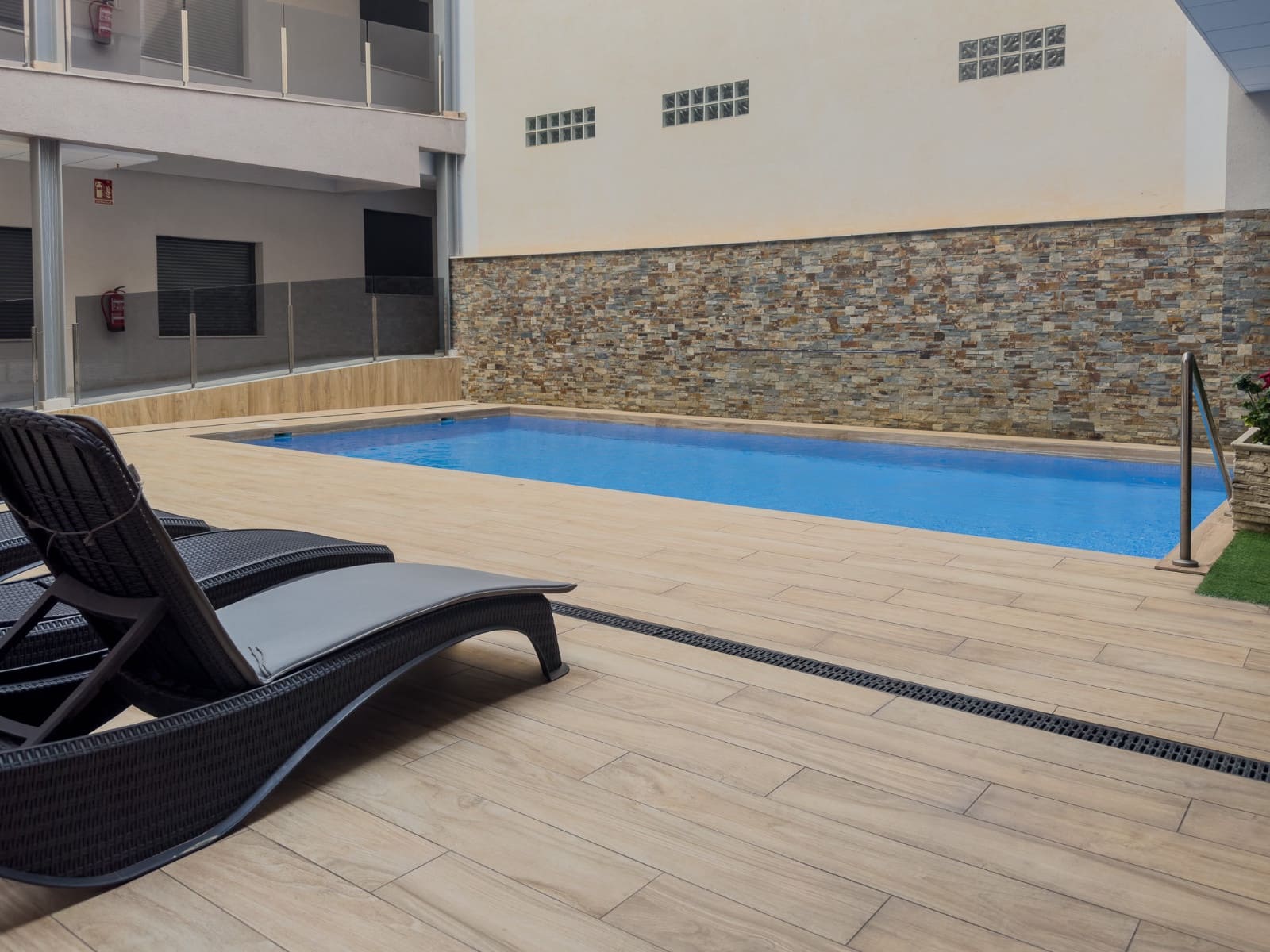 2 quarto Penthouse para venda em Torrevieja com piscina - 325 000 € (Ref: 8722969)