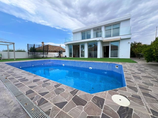 6 bedroom Villa for sale in La Marina, Elche / Elx with pool garage - € 699,000 (Ref: 8736676)
