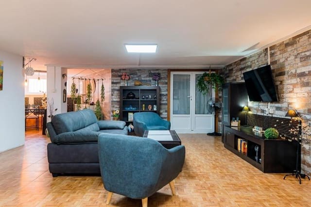 Apartamento de 4 habitaciones en Torrevieja en venta con garaje - 243.000 € (Ref: 8736722)