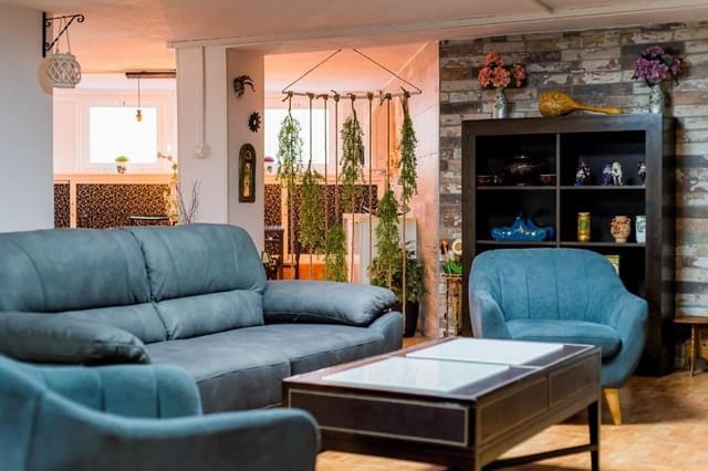 Apartamento de 4 habitaciones en Torrevieja en venta con garaje - 243.000 € (Ref: 8736722)