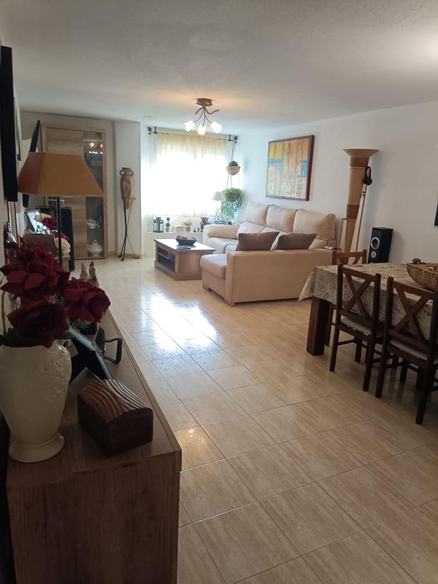Apartamento de 4 habitaciones en Torrevieja en venta con garaje - 243.000 € (Ref: 8736722)