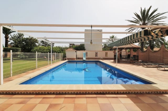 Chalet de 8 habitaciones en Orihuela Costa, Orihuela en venta con piscina garaje - 1.560.000 € (Ref: 8736734)