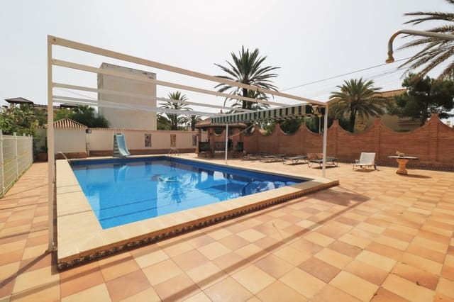 Chalet de 8 habitaciones en Orihuela Costa, Orihuela en venta con piscina garaje - 1.560.000 € (Ref: 8736734)