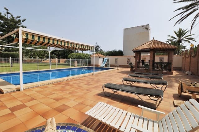 Chalet de 8 habitaciones en Orihuela Costa, Orihuela en venta con piscina garaje - 1.560.000 € (Ref: 8736734)