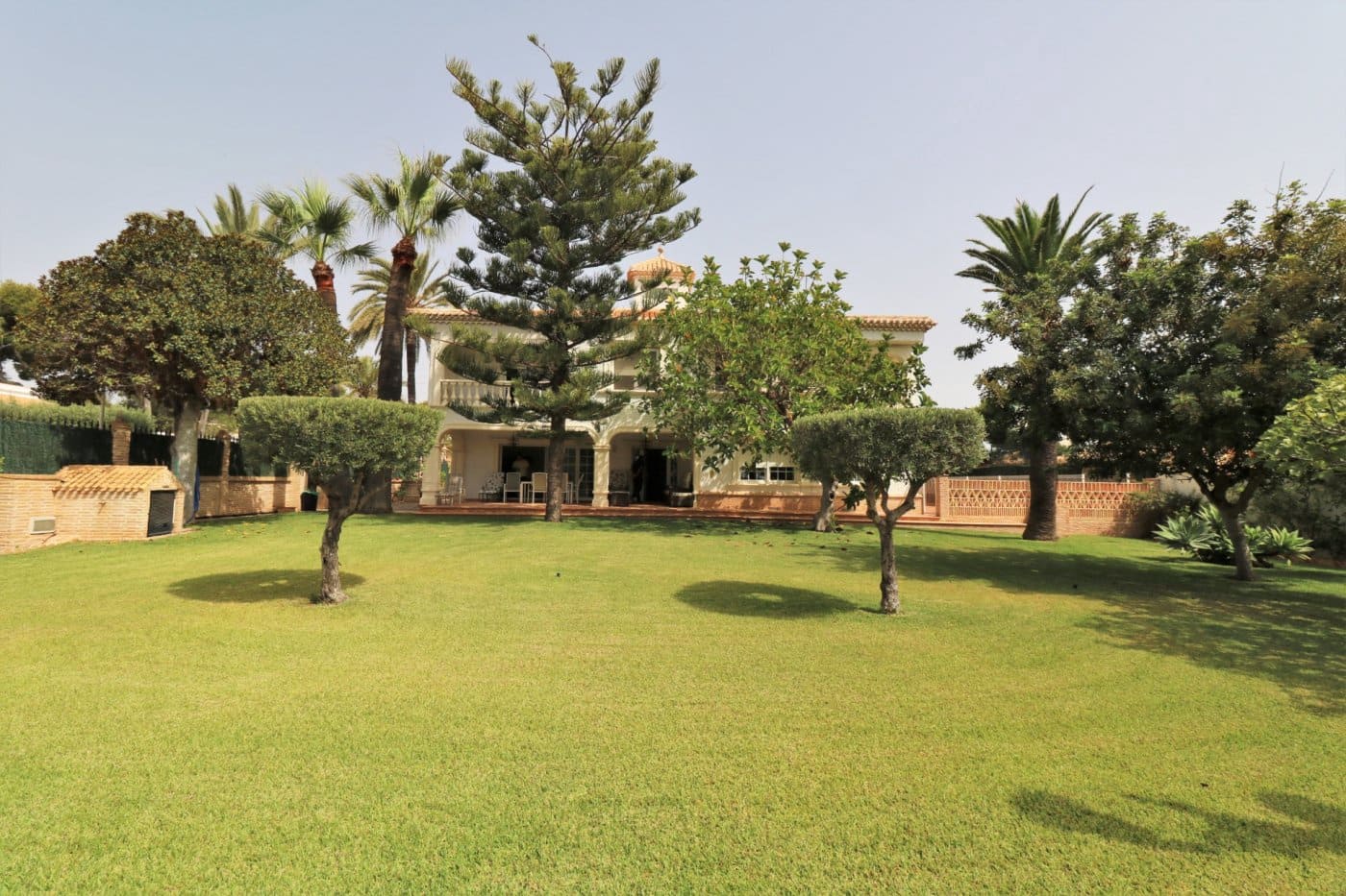 8 bedroom Villa for sale in Orihuela Costa with pool garage - € 1,560,000 (Ref: 8736734)