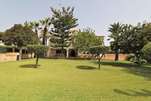 Chalet de 8 habitaciones en Orihuela Costa, Orihuela en venta con piscina garaje - 1.560.000 € (Ref: 8736734)