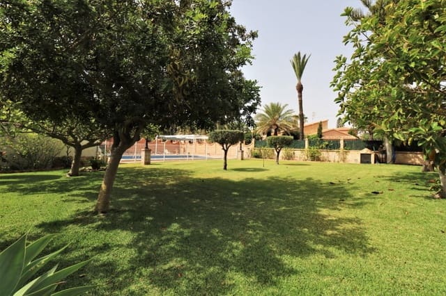 Chalet de 8 habitaciones en Orihuela Costa, Orihuela en venta con piscina garaje - 1.560.000 € (Ref: 8736734)