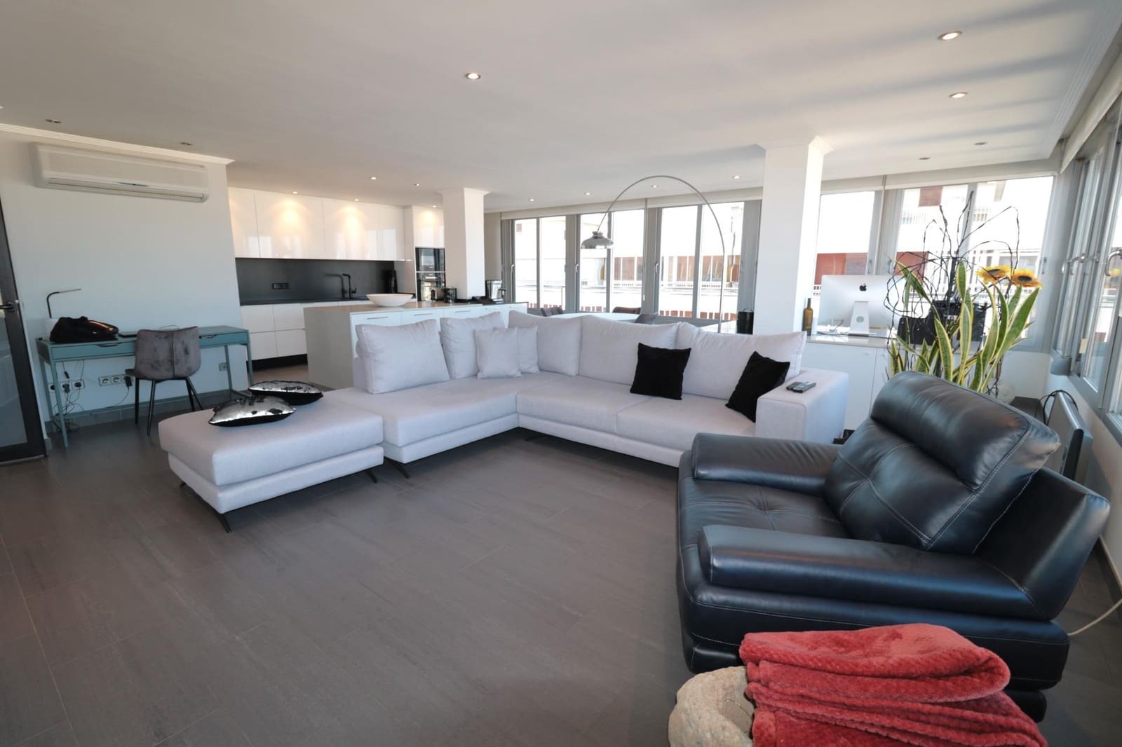 2 soveværelse Penthouse til salg i Torrevieja med swimmingpool - € 350.000 (Ref: 8736735)