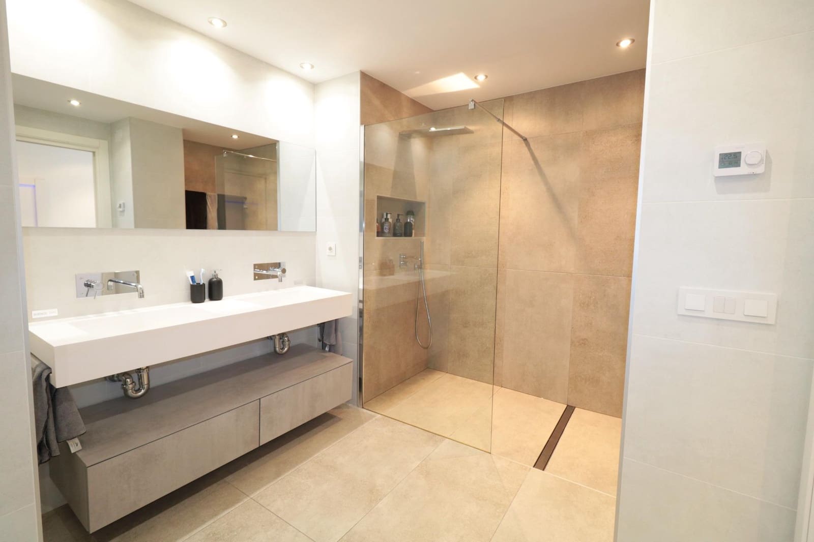 2 soveværelse Penthouse til salg i Torrevieja med swimmingpool - € 350.000 (Ref: 8736735)