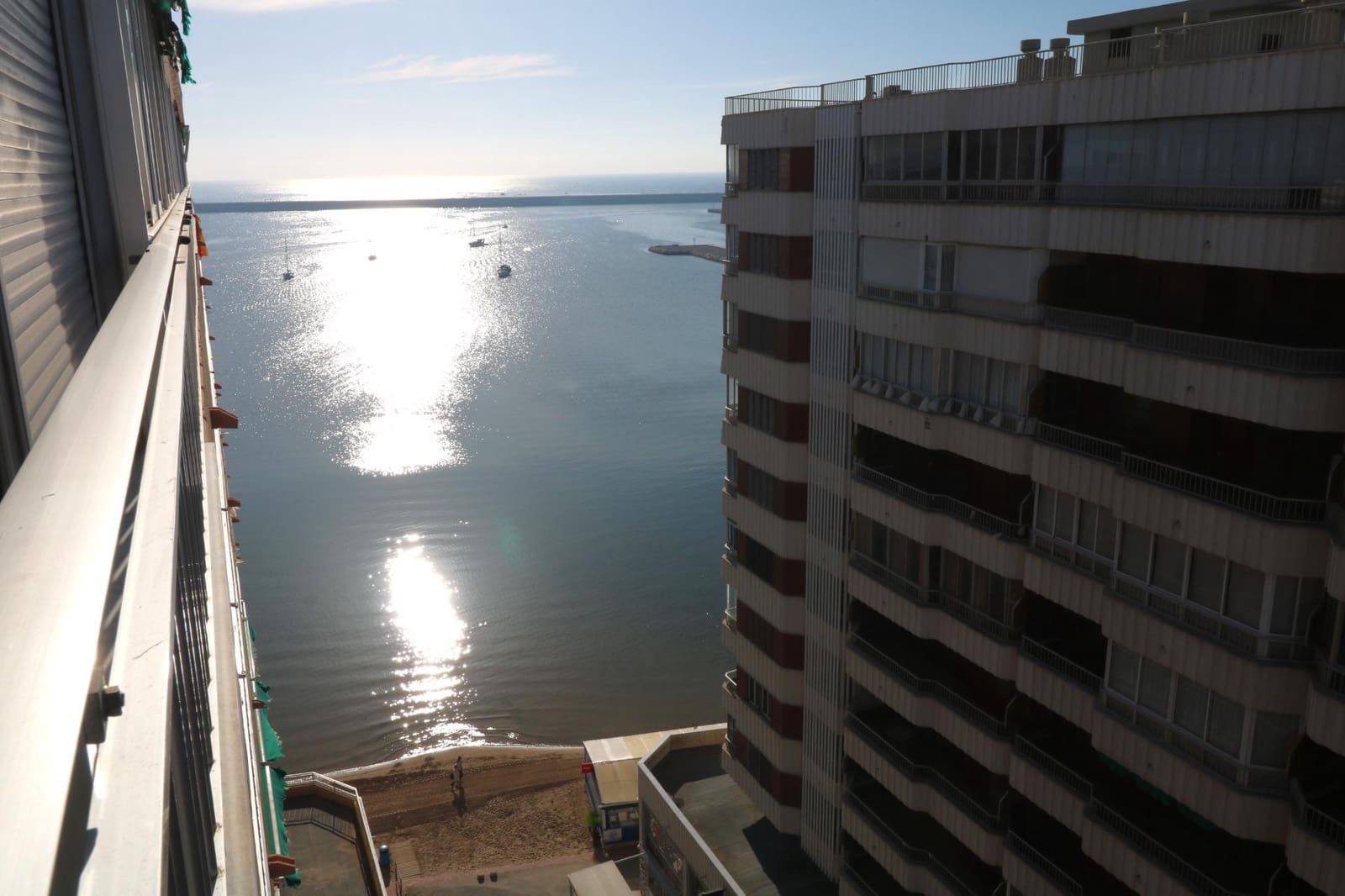 2 soveværelse Penthouse til salg i Torrevieja med swimmingpool - € 350.000 (Ref: 8736735)
