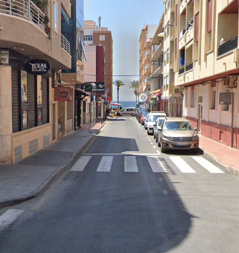 3 quarto Apartamento para venda em Torrevieja com piscina - 335 000 € (Ref: 8743883)