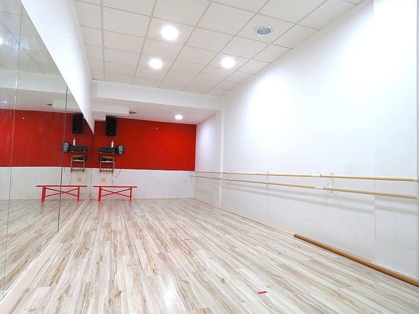 Erhverv til salg i Guardamar del Segura med swimmingpool - € 129.000 (Ref: 8743895)