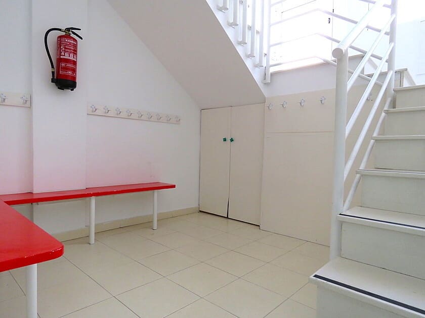 Erhverv til salg i Guardamar del Segura med swimmingpool - € 129.000 (Ref: 8743895)