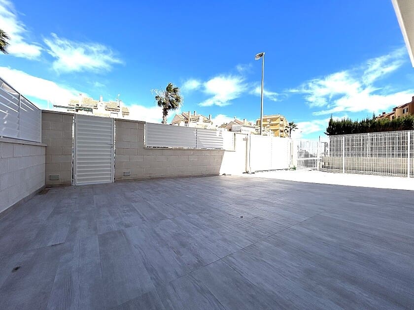 3 soveværelse Lejlighed til salg i La Mata med swimmingpool - € 435.000 (Ref: 8743896)