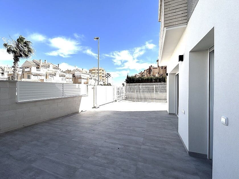 3 soveværelse Lejlighed til salg i La Mata med swimmingpool - € 435.000 (Ref: 8743896)