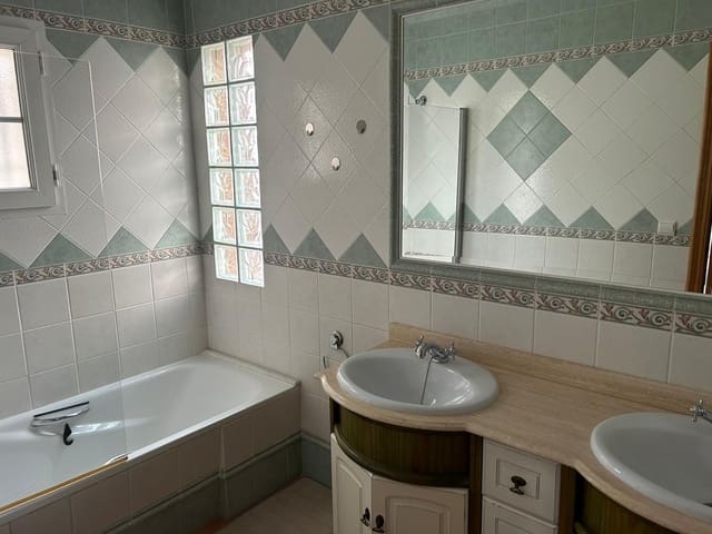 3 sypialnia Willa na sprzedaż w Villamartin, Orihuela z basenem - 369 000 € (Ref: 8758831)