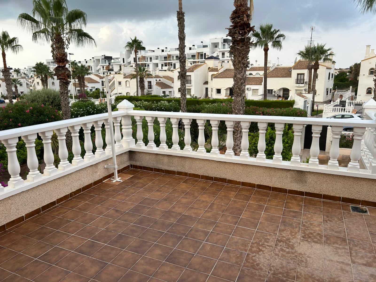 3 sypialnia Willa na sprzedaż w Villamartin z basenem - 369 000 € (Ref: 8758831)