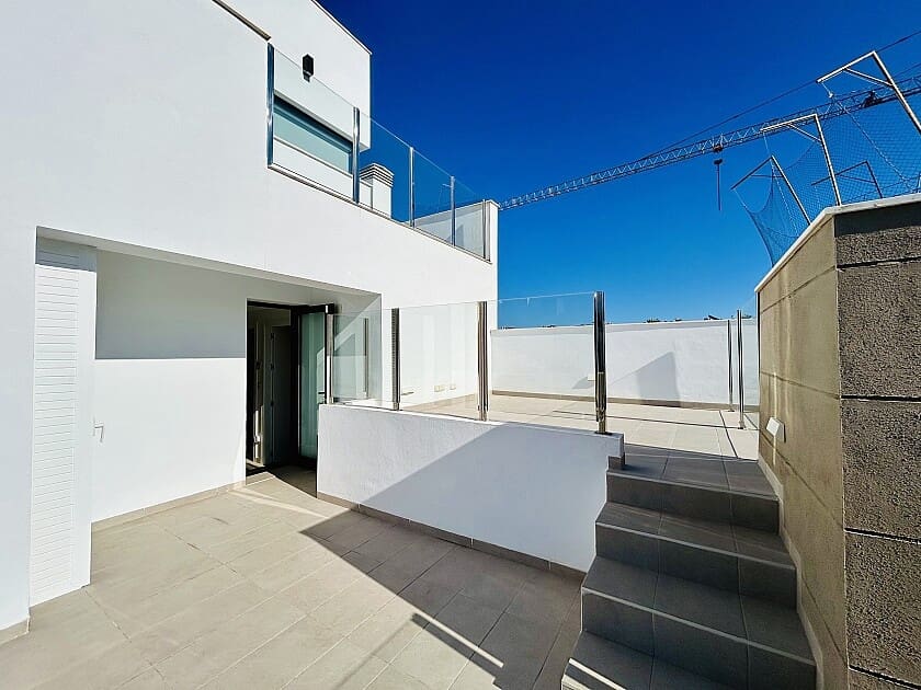 Chalet de 3 habitaciones en Guardamar del Segura en venta con piscina - 580.000 € (Ref: 8771170)