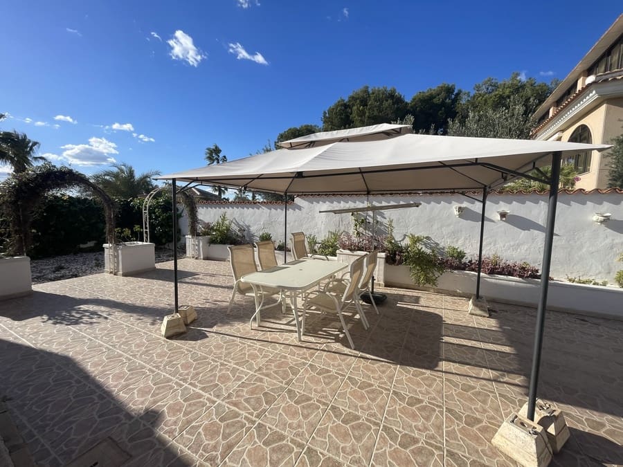 5 makuuhuone Huvila myytävänä paikassa Ciudad Quesada mukana uima-altaan - 499 000 € (Ref: 8777075)