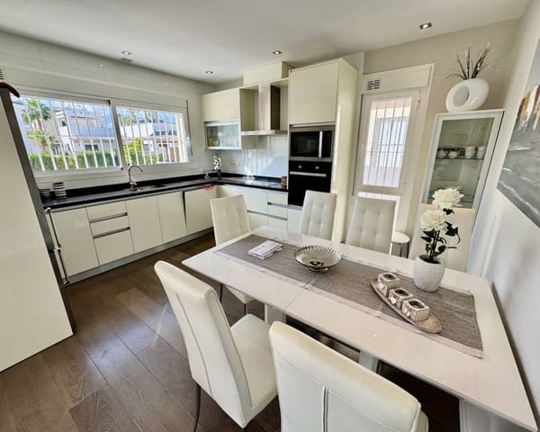 3 makuuhuone Huvila myytävänä paikassa Ciudad Quesada, Rojales mukana uima-altaan 
autotalli - 439 000 € (Ref: 8785332)