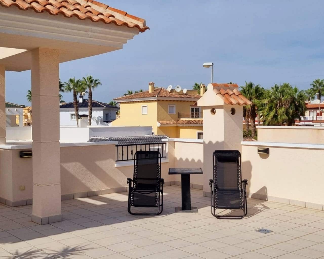 3 makuuhuone Huvila myytävänä paikassa Ciudad Quesada mukana uima-altaan 
autotalli - 439 000 € (Ref: 8785332)