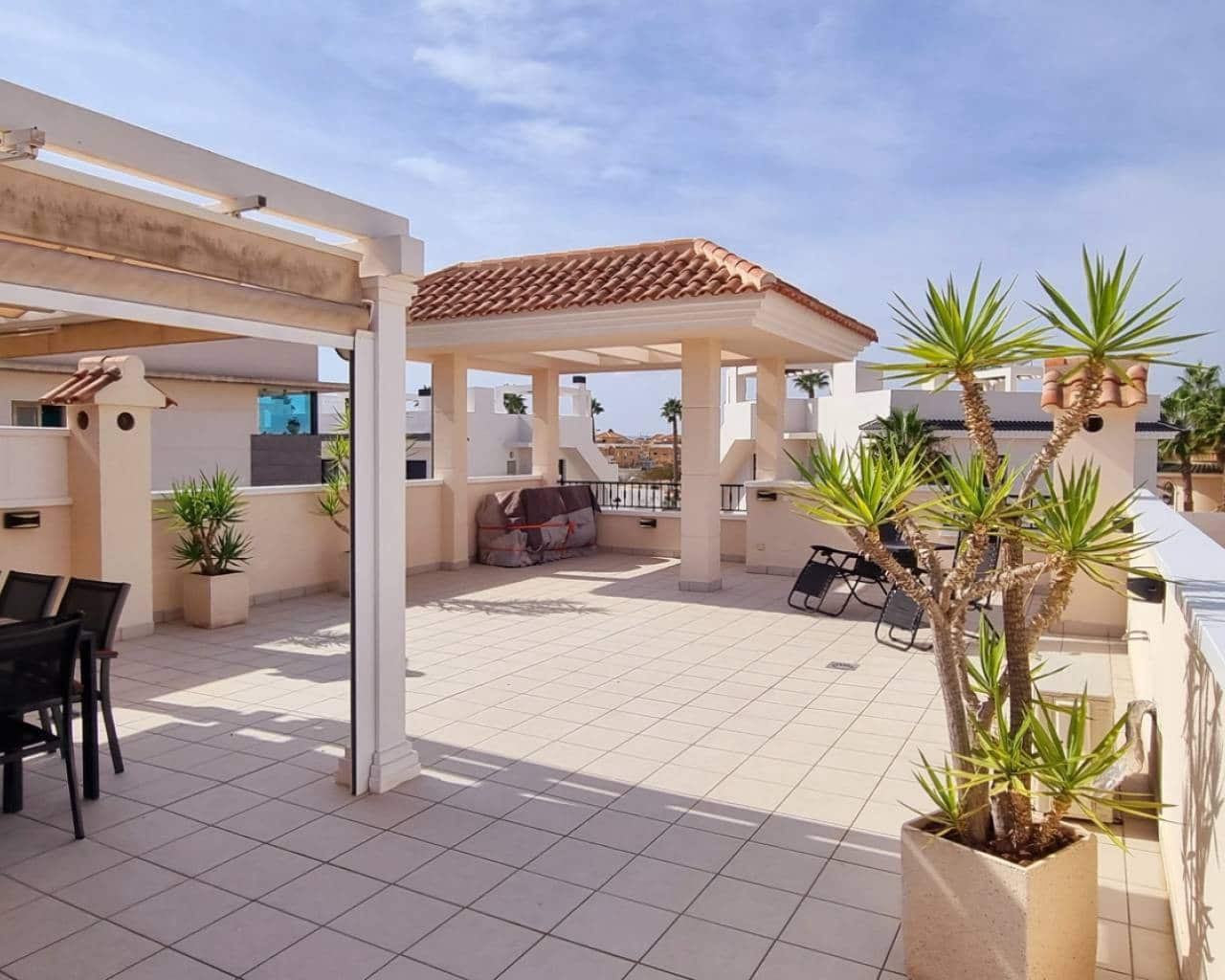 3 makuuhuone Huvila myytävänä paikassa Ciudad Quesada mukana uima-altaan 
autotalli - 439 000 € (Ref: 8785332)