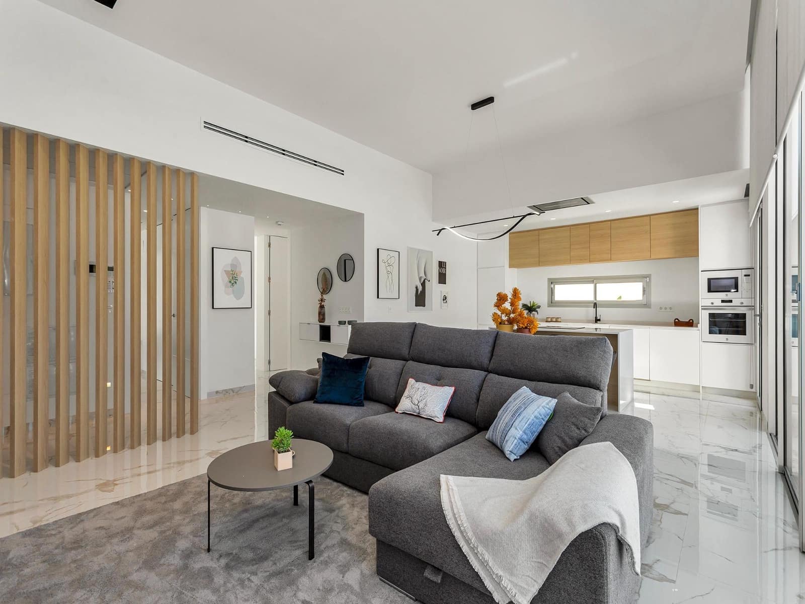 3 sypialnia Willa na sprzedaż w Torrevieja z basenem - 700 000 € (Ref: 8817082)