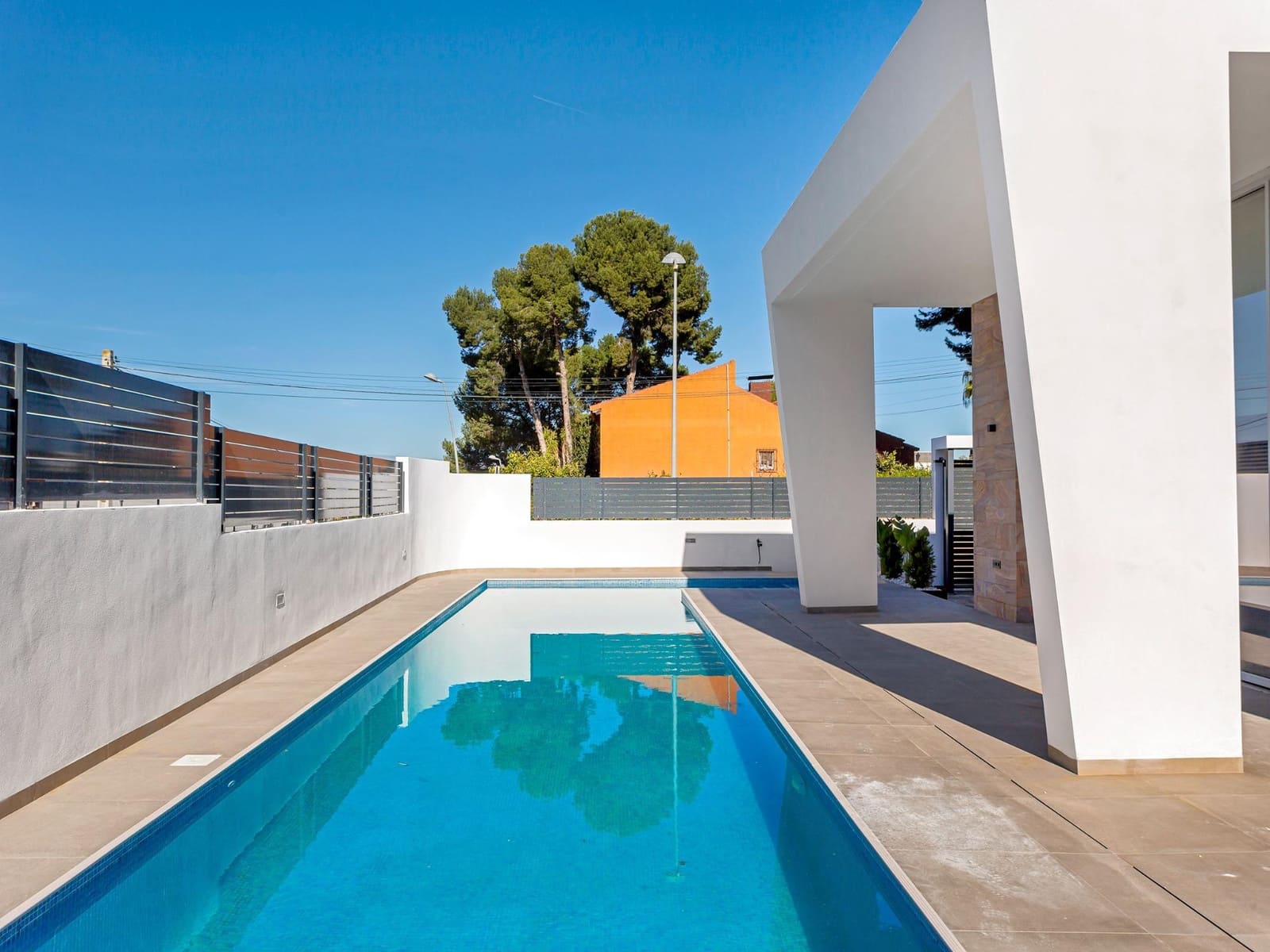 3 sypialnia Willa na sprzedaż w Torrevieja z basenem - 700 000 € (Ref: 8817082)