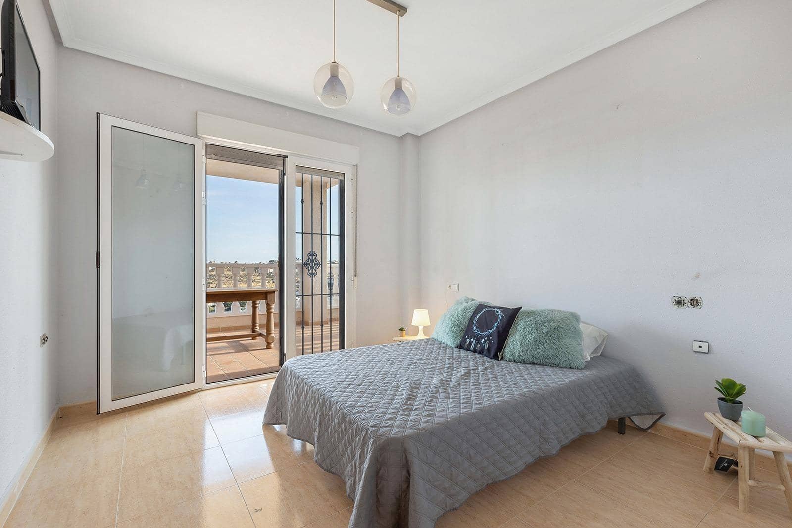 5 bedroom Villa for sale in Rojales with pool - € 449,000 (Ref: 8820905)