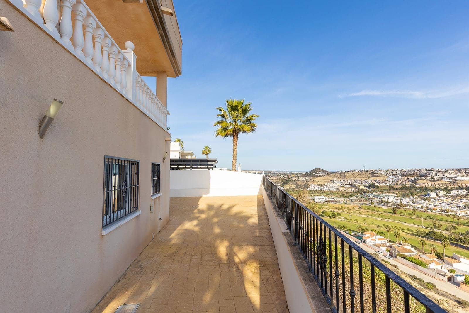 5 bedroom Villa for sale in Rojales with pool - € 449,000 (Ref: 8820905)