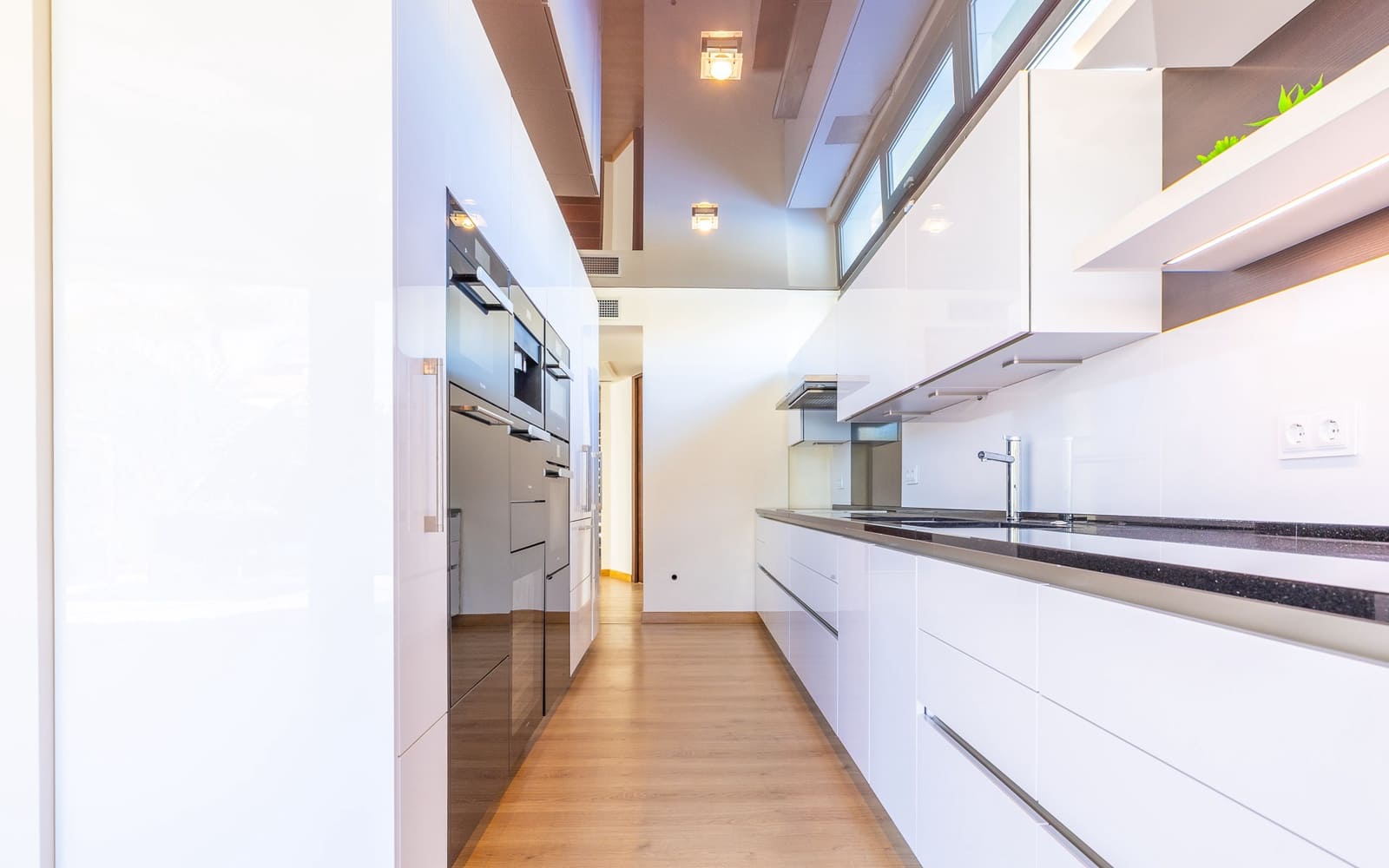 2 sypialnia Willa na sprzedaż w Orihuela Costa z basenem garażem - 1 100 000 € (Ref: 8824035)