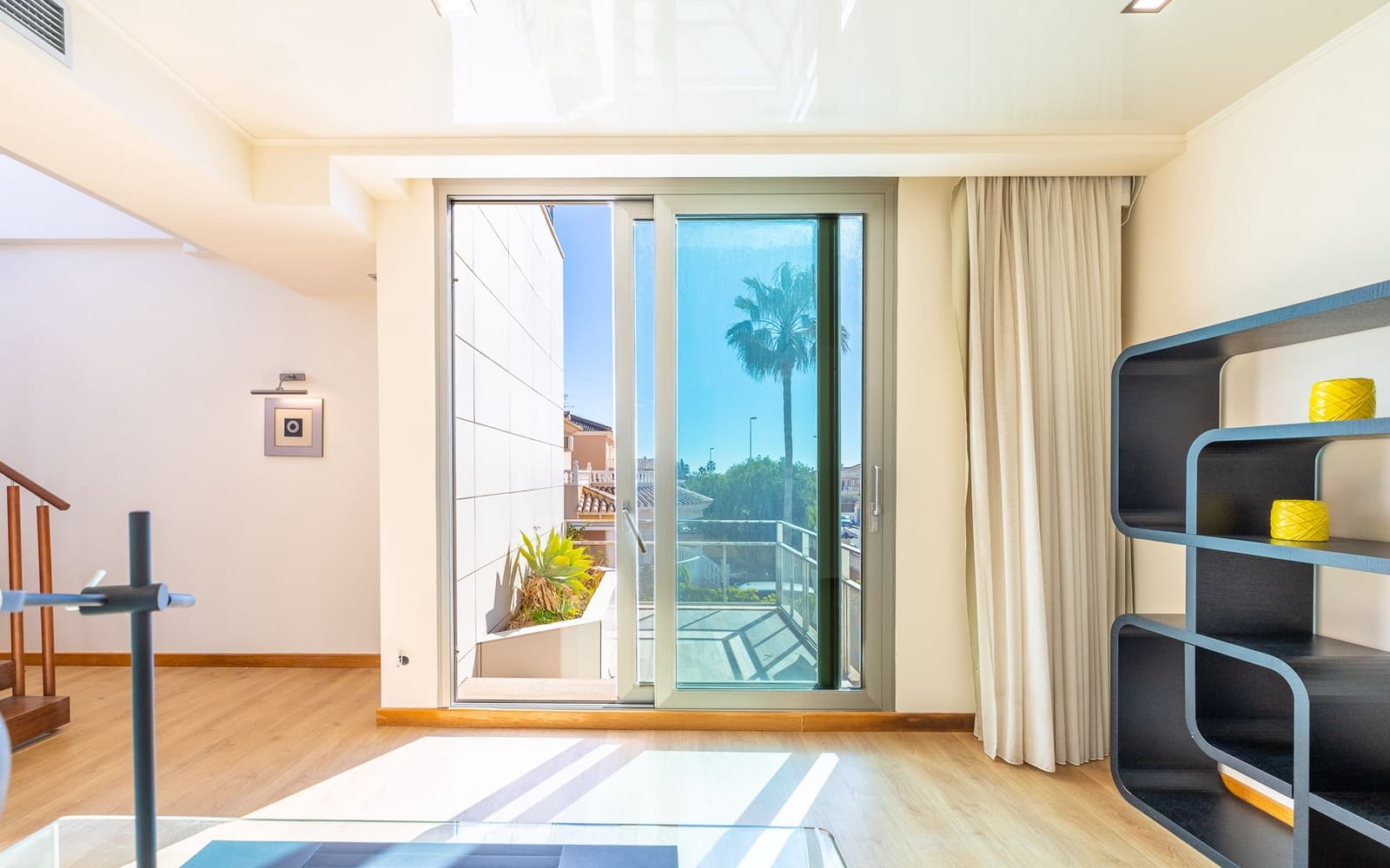 2 sypialnia Willa na sprzedaż w Orihuela Costa z basenem garażem - 1 100 000 € (Ref: 8824035)