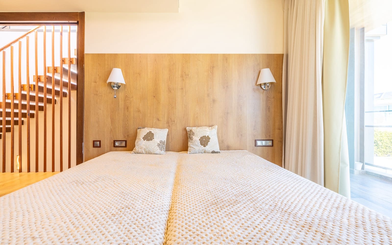 2 sypialnia Willa na sprzedaż w Orihuela Costa z basenem garażem - 1 100 000 € (Ref: 8824035)