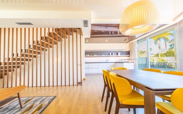 2 sypialnia Willa na sprzedaż w Orihuela Costa, Orihuela z basenem garażem - 1 100 000 € (Ref: 8824035)