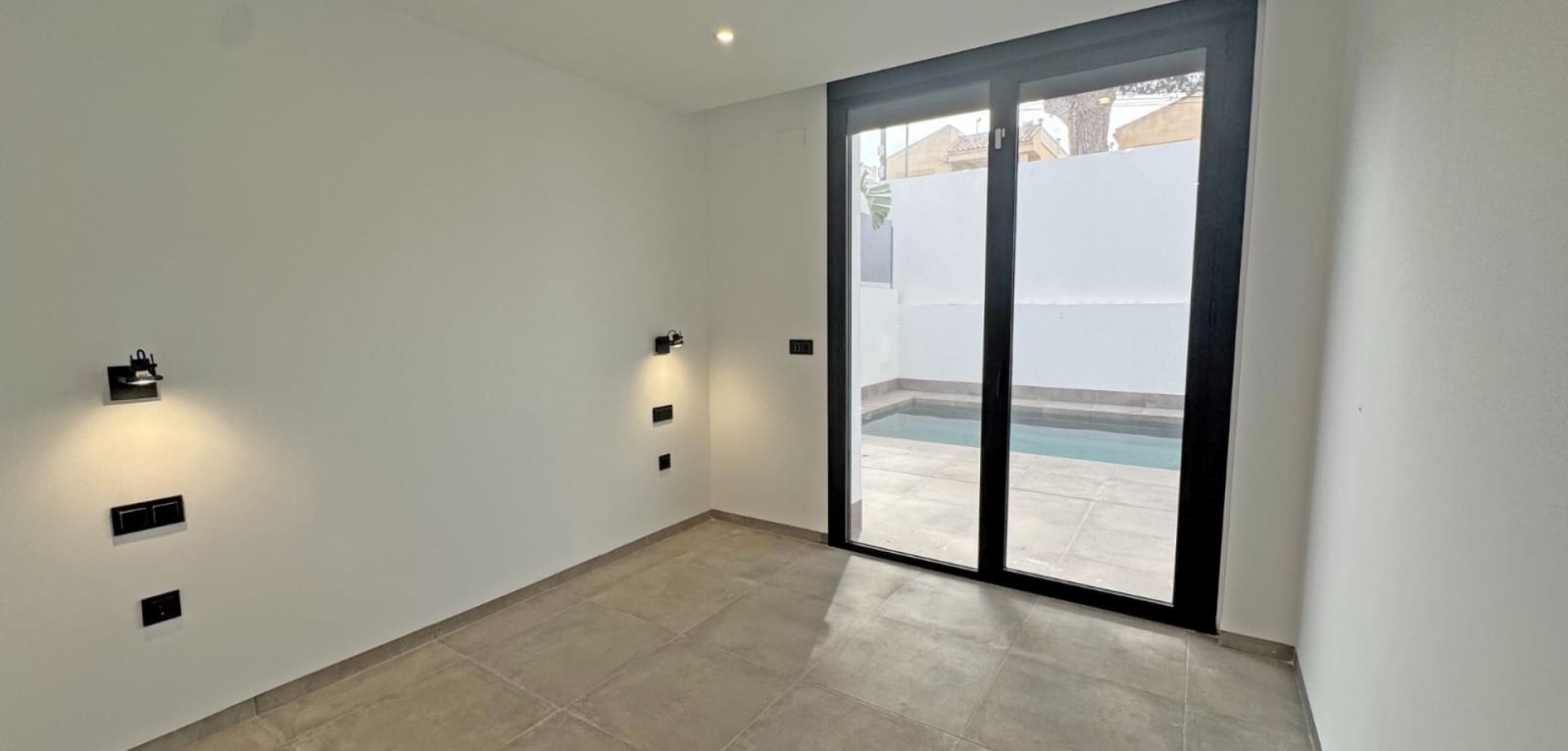 4 soveværelse Villa til salg i Torrevieja med swimmingpool garage - € 495.000 (Ref: 8835208)