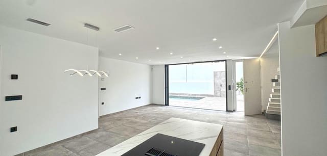 4 soveværelse Villa til salg i Torrevieja med swimmingpool garage - € 495.000 (Ref: 8835208)