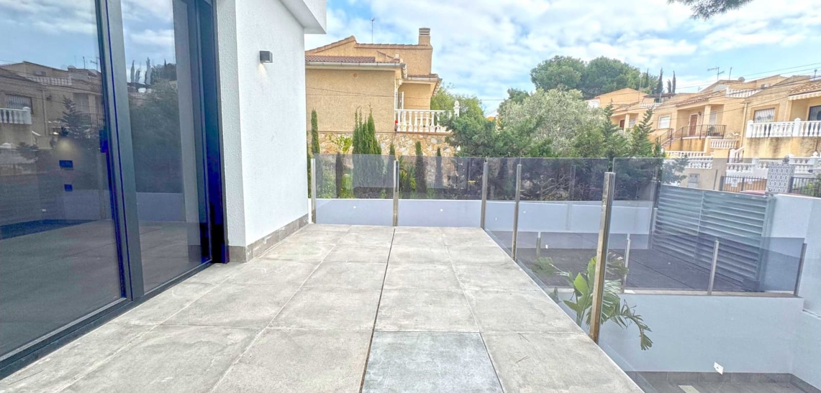 4 soveværelse Villa til salg i Torrevieja med swimmingpool garage - € 495.000 (Ref: 8835208)
