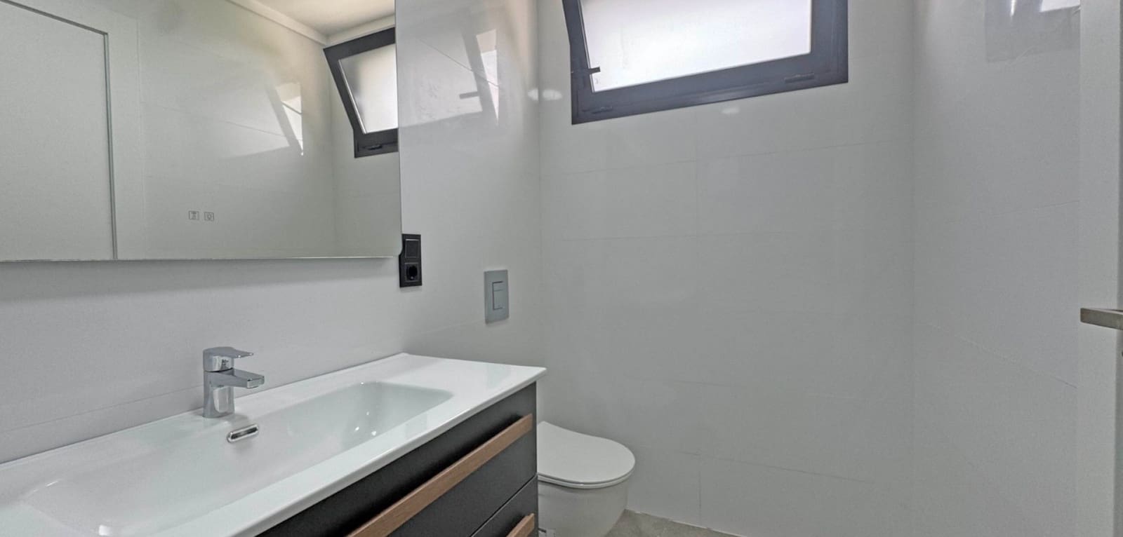 4 soveværelse Villa til salg i Torrevieja med swimmingpool garage - € 495.000 (Ref: 8835208)