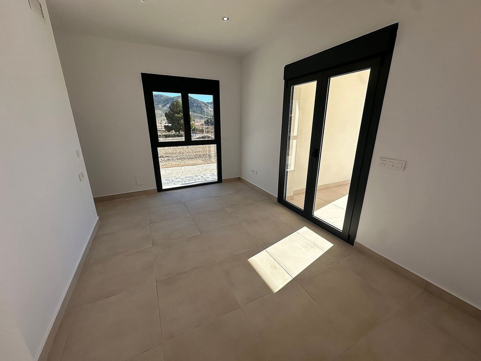 3 soveværelse Villa til salg i El Canton med swimmingpool garage - € 339.995 (Ref: 8835211)