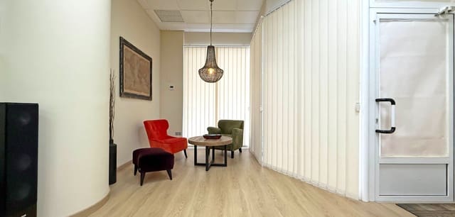 1 bedroom Commercial for sale in Torrevieja - € 165,000 (Ref: 8839937)