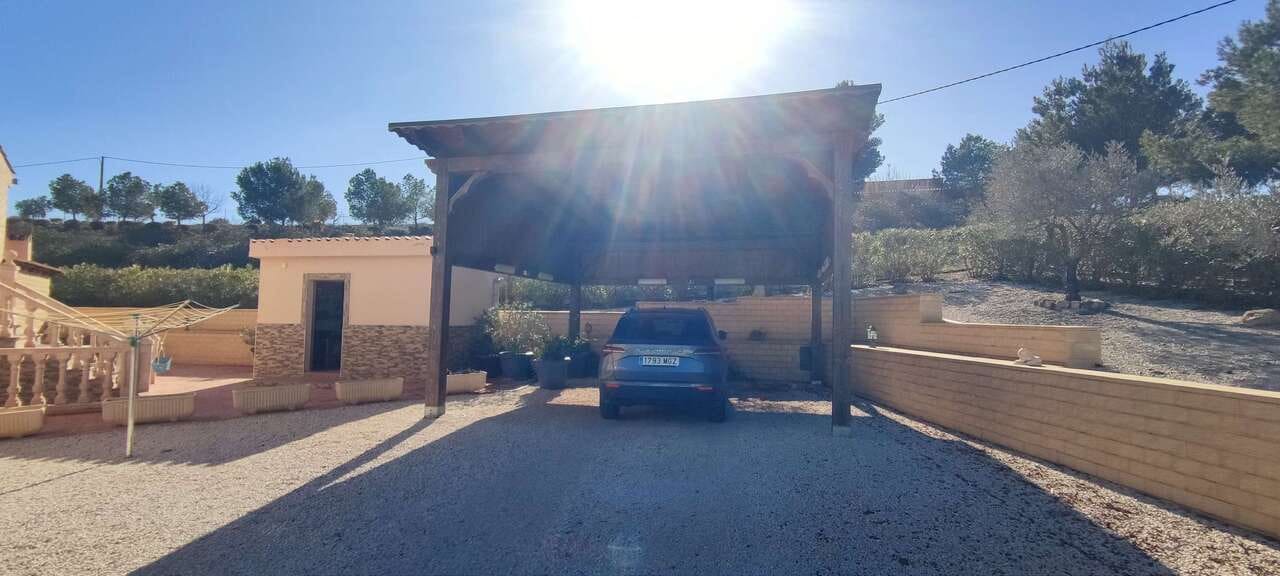 3 bedroom Villa for sale in Pinoso with pool - € 399,995 (Ref: 8839942)