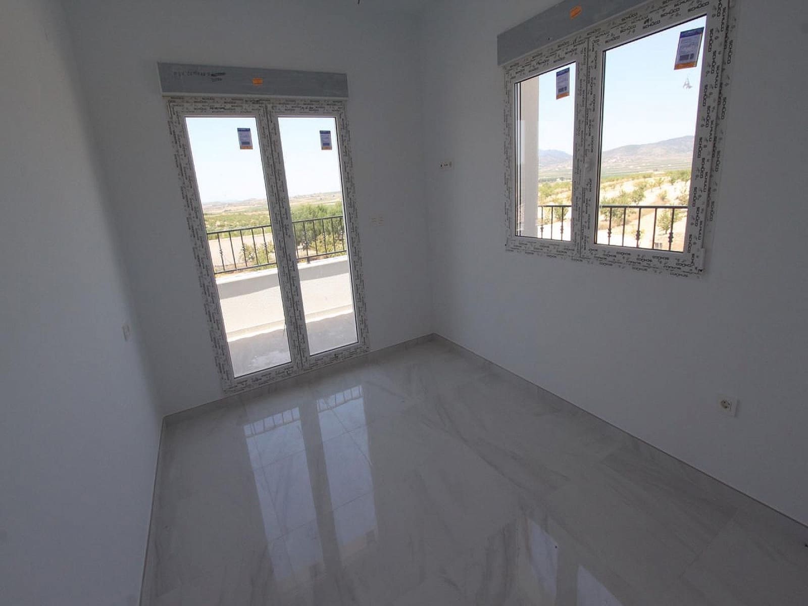 4 bedroom Villa for sale in Pinoso with pool garage - € 449,000 (Ref: 8849856)