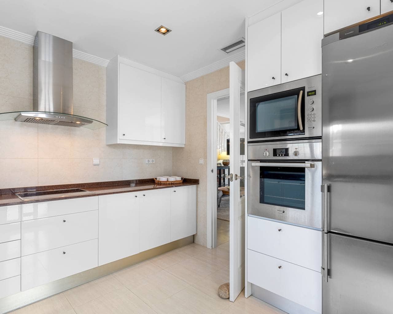 4 quarto Moradia para venda em Ciudad Quesada com piscina - 890 000 € (Ref: 8852375)