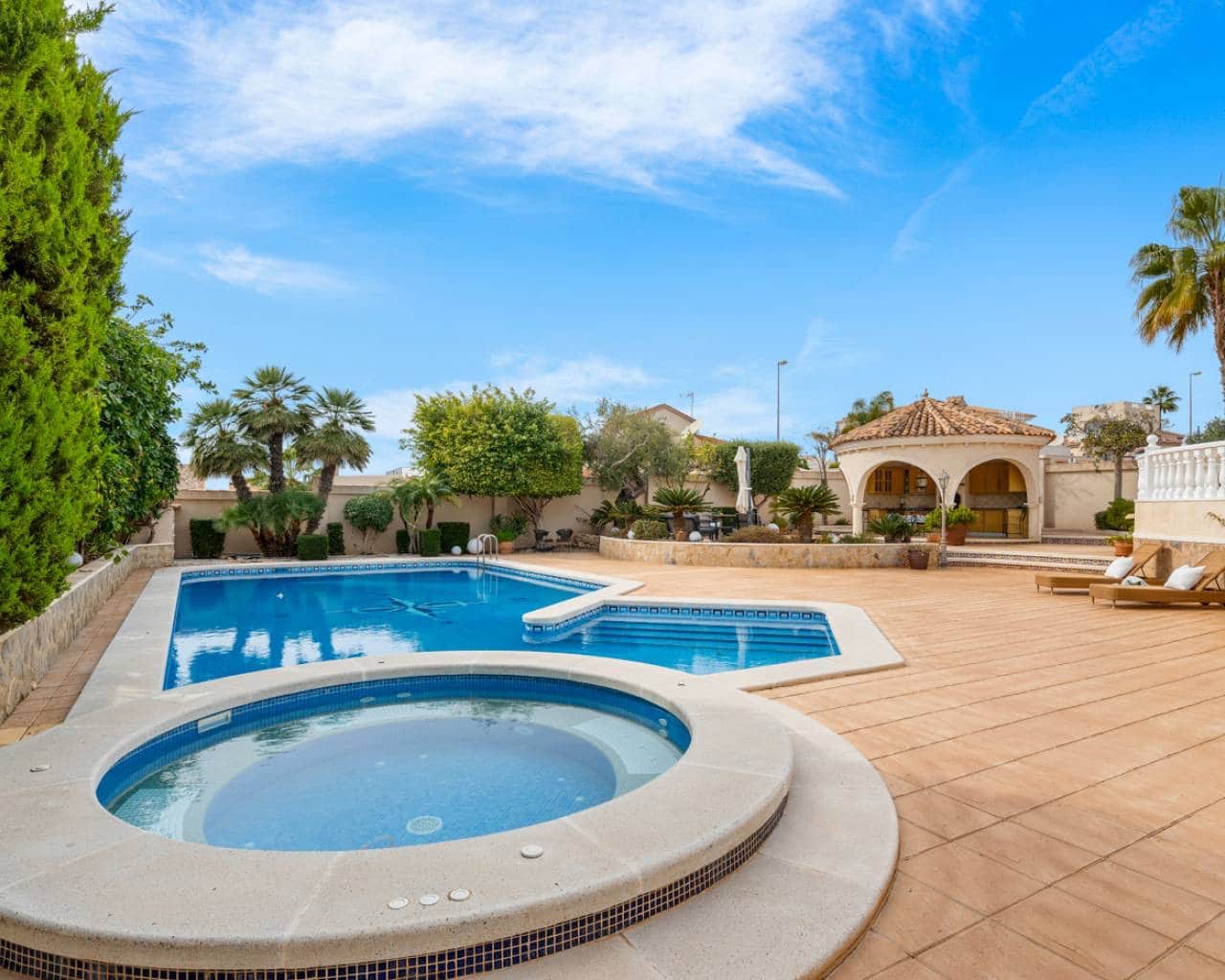 4 quarto Moradia para venda em Ciudad Quesada com piscina - 890 000 € (Ref: 8852375)