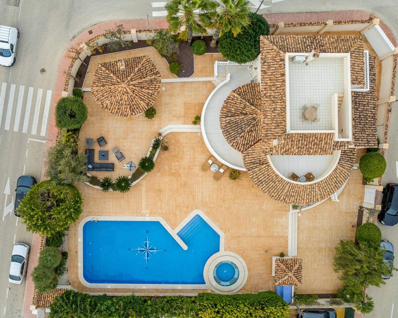4 quarto Moradia para venda em Ciudad Quesada com piscina - 890 000 € (Ref: 8852375)