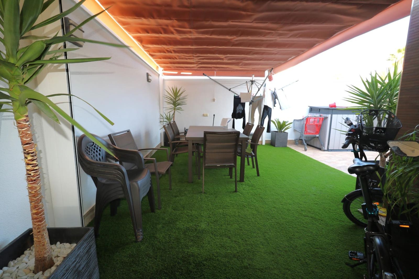 Chalet de 6 habitaciones en Torrevieja en venta - 1.050.000 € (Ref: 8855452)