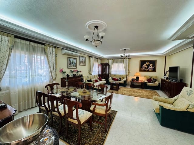 Chalet de 5 habitaciones en Ciudad Quesada, Rojales en venta con piscina - 649.000 € (Ref: 8878434)